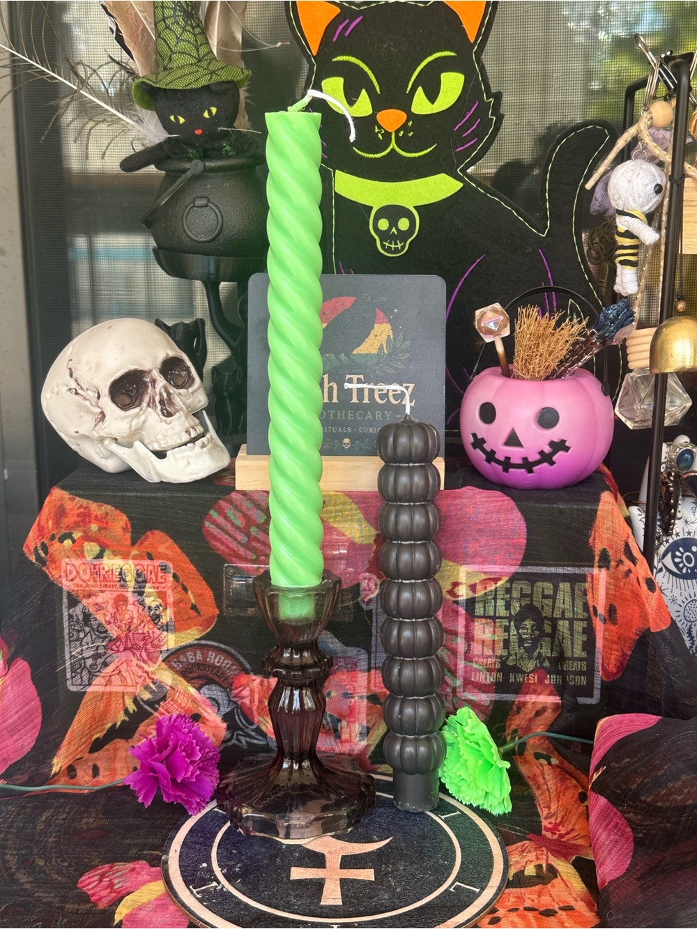 Set of 2 Handmade Halloween Candles – Green Twist & Black Pumpkin Stack
